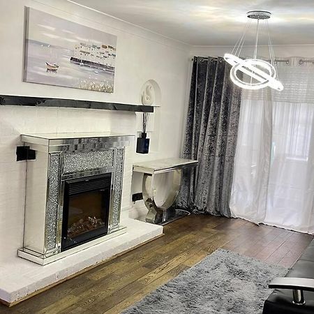 Spacious 4 Bedroom House Billericay Extérieur photo
