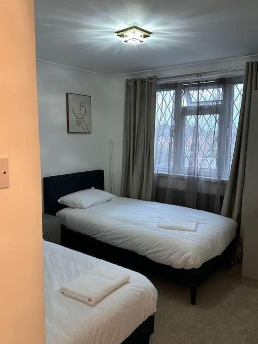 Spacious 4 Bedroom House Billericay Extérieur photo