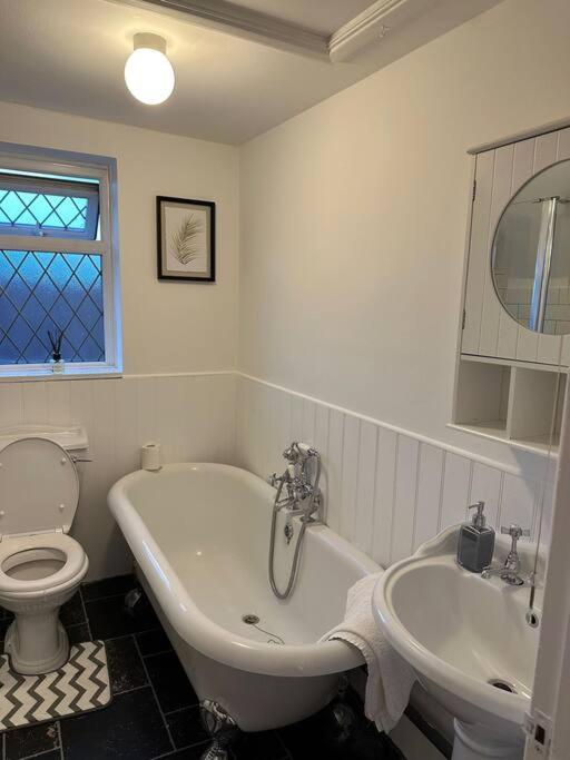 Spacious 4 Bedroom House Billericay Extérieur photo